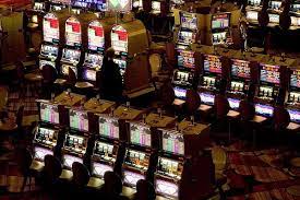 Which Casino Has the Loosest Slots in Vegas?